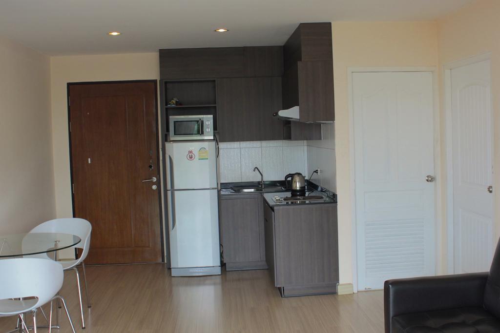 The Ocean Pearl Apartment Pattaya Room photo